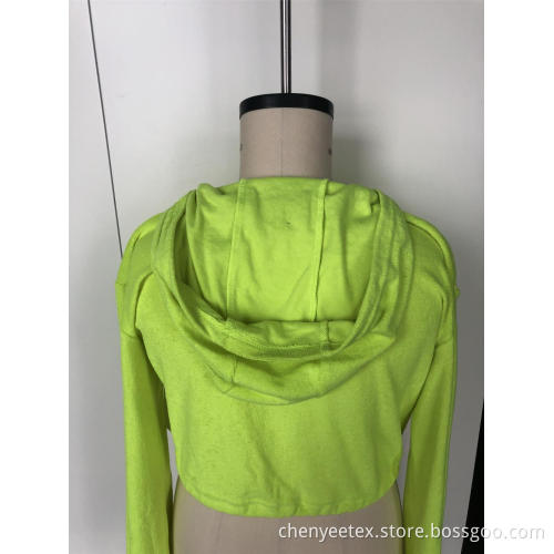 Fluoreszierendes kurzes Oberteil mit Kapuze